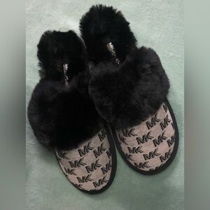 Michael Kors Black and Gray Logo Slippers women size small 6-7
